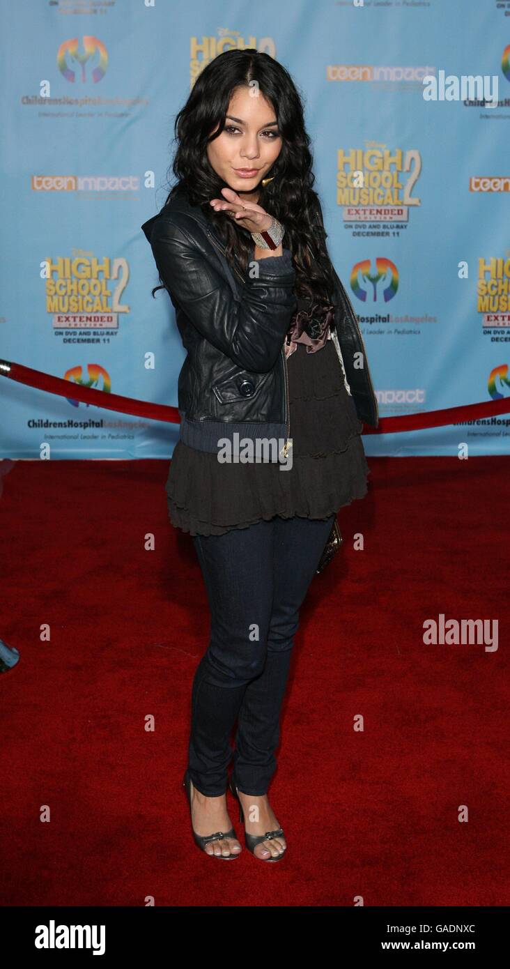 Vanessa Hudgens arriva alla prima DVD di High School Musical 2:Extended Edition al Teatro El Capitan di Los Angeles. Foto Stock