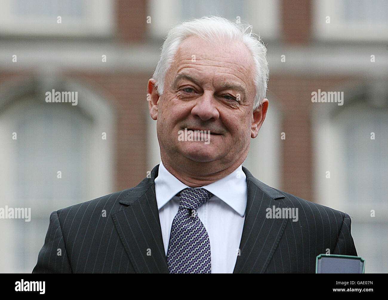 Il Senior Counsel Des o'Neil arriva al Mahon Tribunal di Dublino, dove Taoiseach Bertie Ahern affronta il suo terzo giorno nella cassetta dei testimoni. Foto Stock