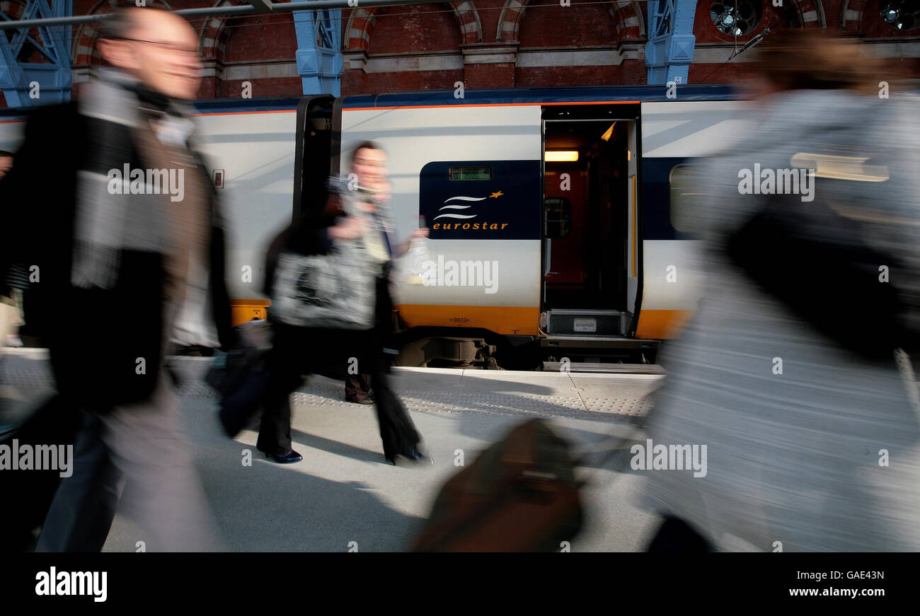 Eurostar apre al pubblico presso la stazione di St Pancras Foto Stock