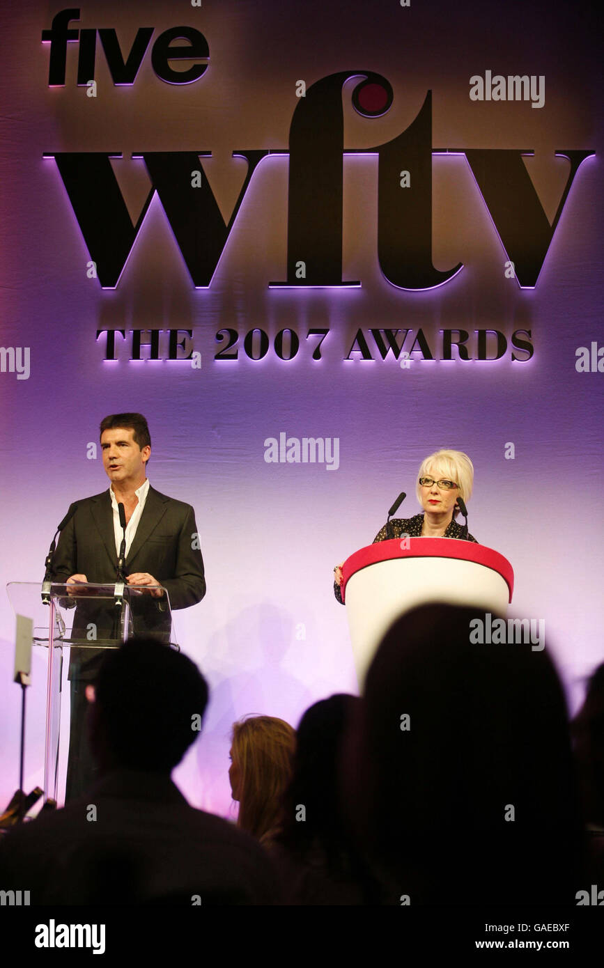 Women in Film and Television Awards - Londra. Simon Cowell durante i premi Women in Film and Television all'Hilton Hotel nel centro di Londra. Foto Stock