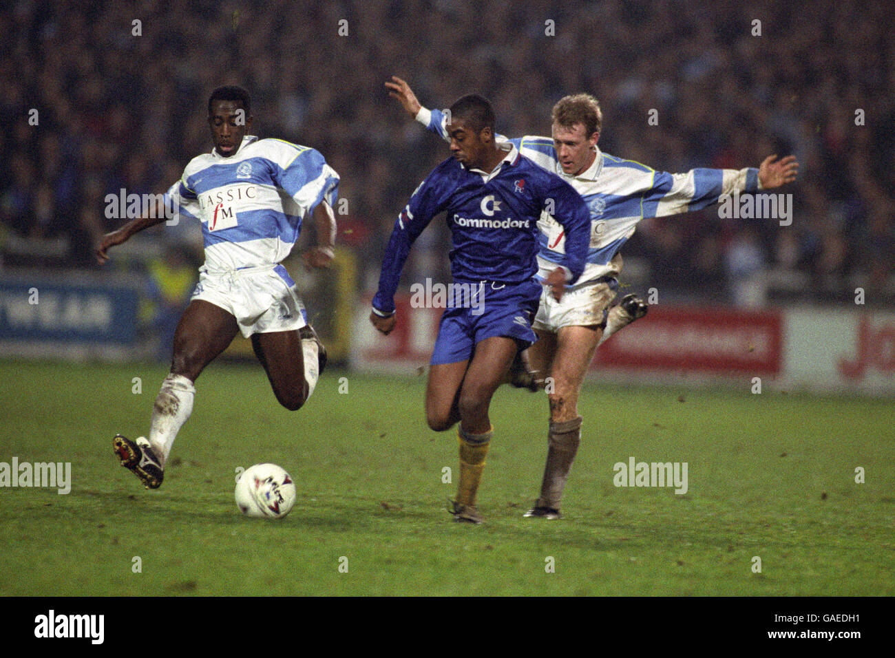 Calcio - fa Premier League - Queens Park Rangers / Chelsea - Loftus Road. CLIVE WILSON, QUEENS PARK RANGERS, EDDIE NEWTON, CHELSEA E SIMON BARKER, QUEENS PARK RANGERS Foto Stock