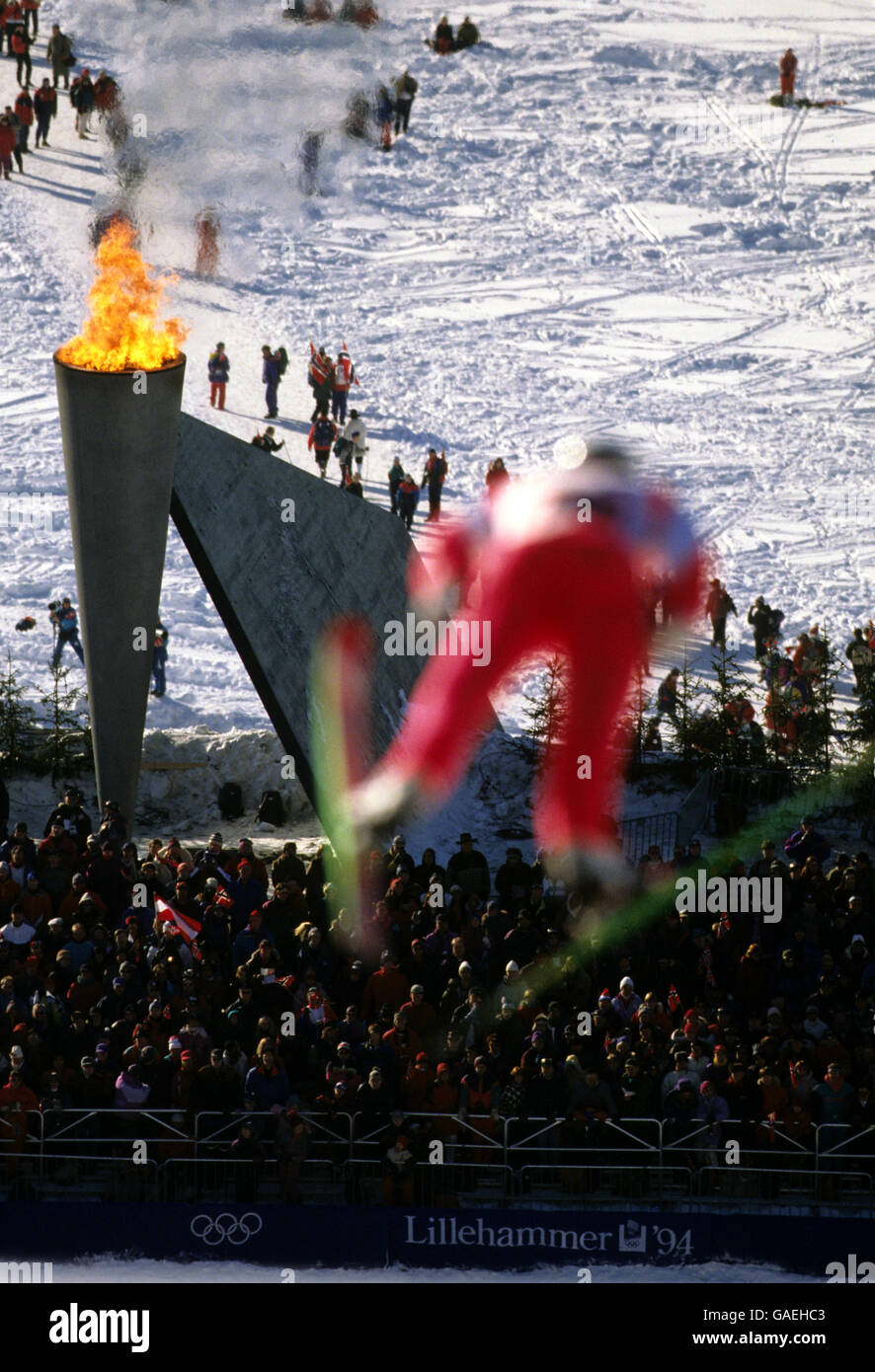 Giochi olimpici invernali 1994 - Lillehammer. I fan guardano il team K120 Ski Jump Foto Stock