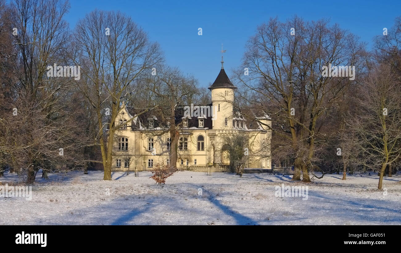 Hohenbocka Schloss inverno - Hohenbocka castello in inverno, Brandeburgo nella Germania Foto Stock