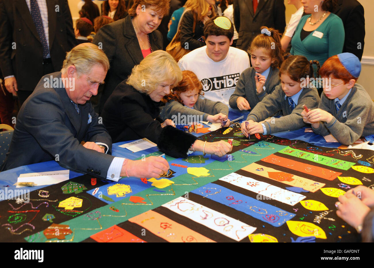 Carlo e Camilla unire Chanuka celebrazioni Foto Stock