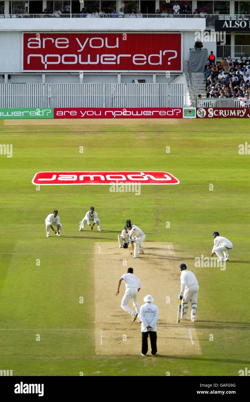 Cricket - Inghilterra / India - Quarta prova di npower - Quarta Giornata. Vista generale dell'azione all'Oval AMP Foto Stock