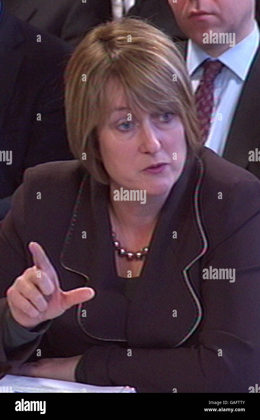 Il Segretario britannico per gli interni Jacqui Smith si rivolge alla Commissione di selezione per gli affari interni del Parlamento di Westminster. Foto Stock