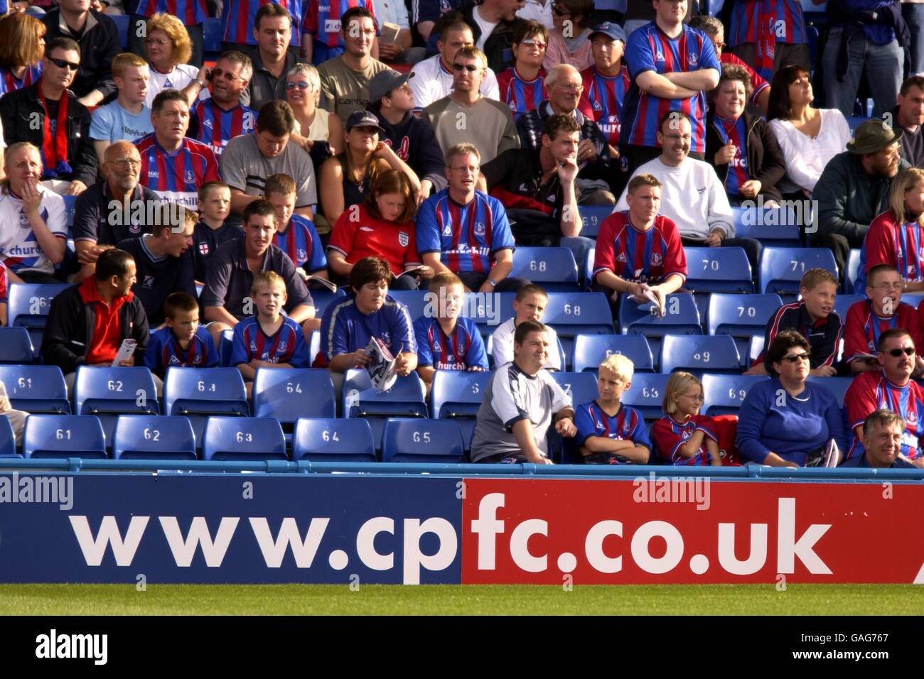 Calcio - Lega nazionale prima Divisione - Crystal Palace / Gillingham. I fan di Crystal Palace guardano il gioco Foto Stock