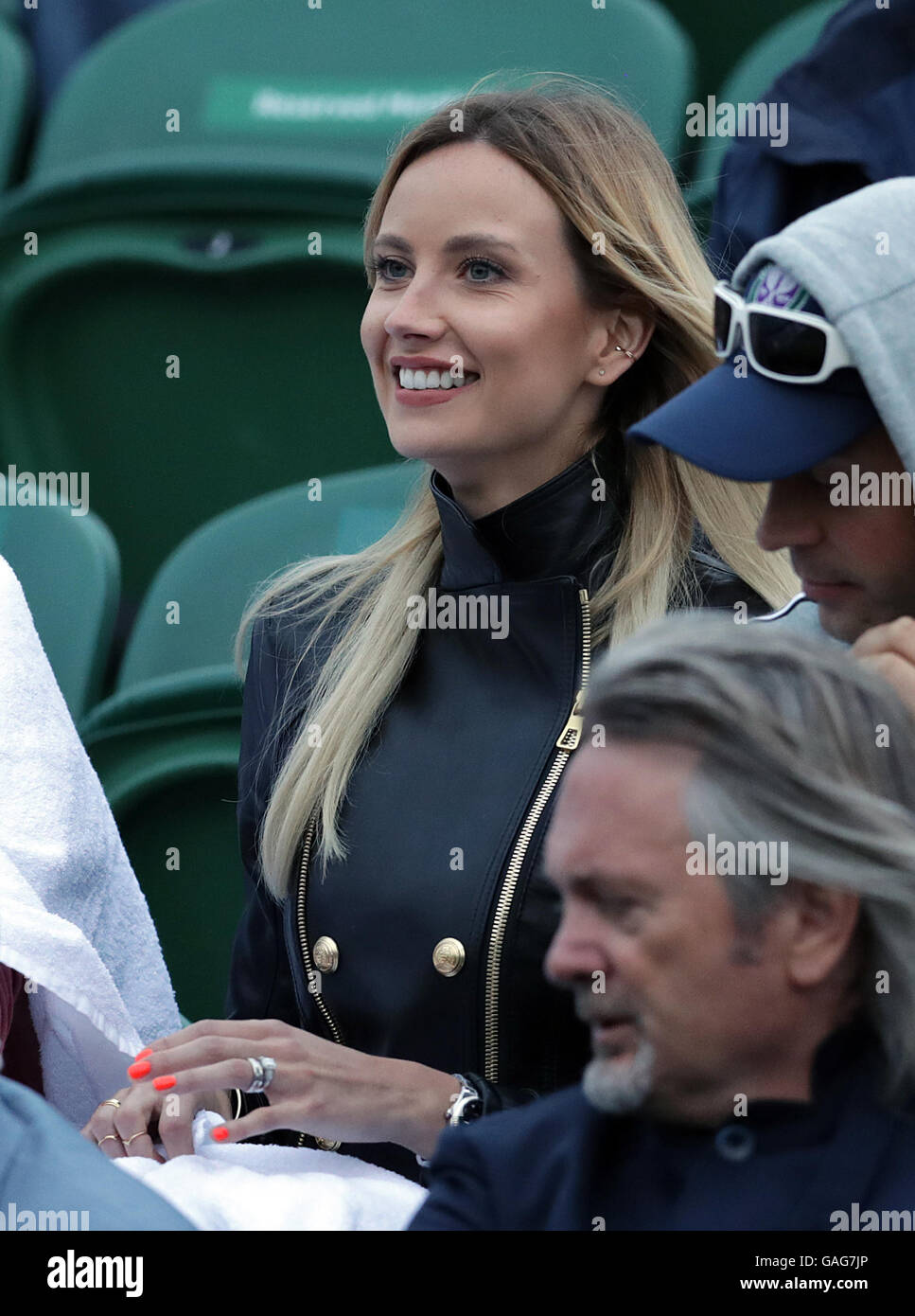 Ester Satorova, moglie di Tomas BERDYCH il giorno nove dei campionati di  Wimbledon al All England Lawn Tennis e Croquet Club, Wimbledon Foto stock -  Alamy