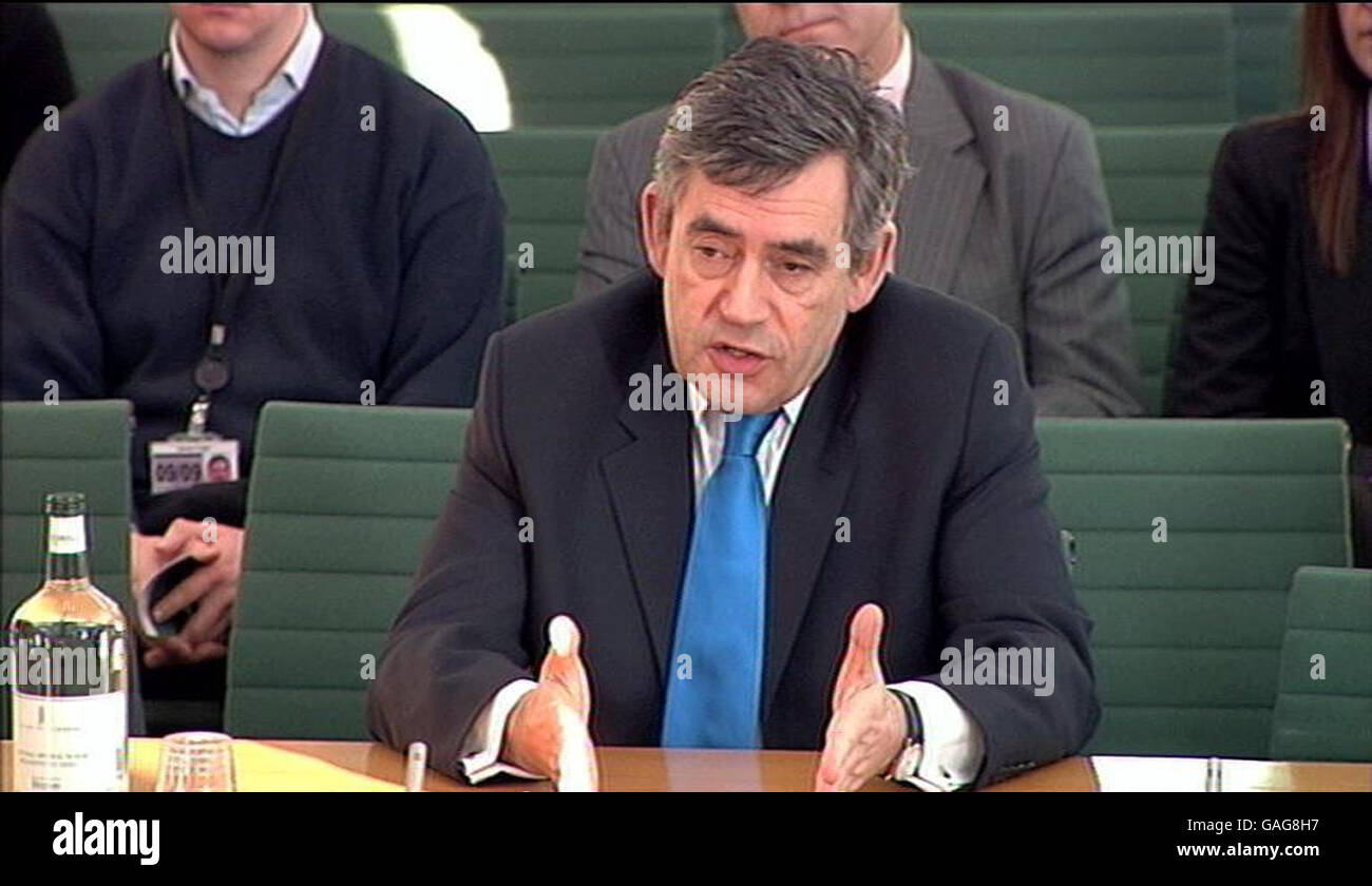 Il primo ministro britannico Gordon Brown appare davanti al Comitato di collegamento della Camera dei Comuni a Portcullis House prima di recarsi a Lisbona per firmare il controverso trattato di riforma dell’Unione europea, che sostituisce la fallita costituzione dell’UE. Foto Stock