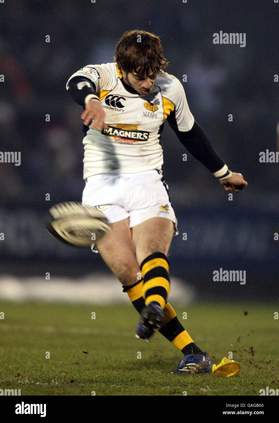 Danny Cipriani di Wasps converte una sanzione durante la partita Guinness Premiership al Memorial Stadium di Bristol. Foto Stock