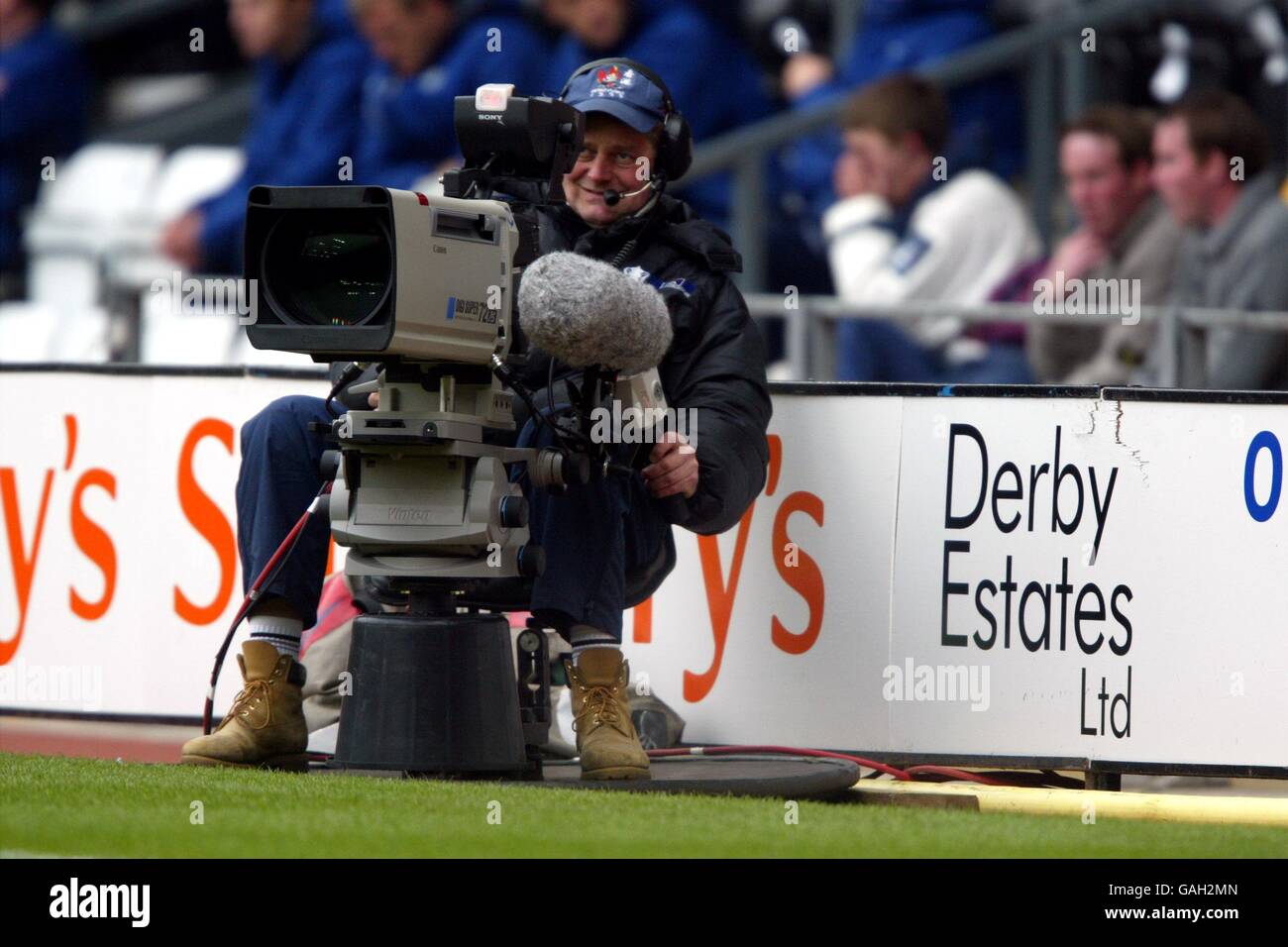 Calcio - Nationwide League prima divisione - Derby County v Nottingham Forest. Una televisione Sky cameraman film a Pitchside Foto Stock
