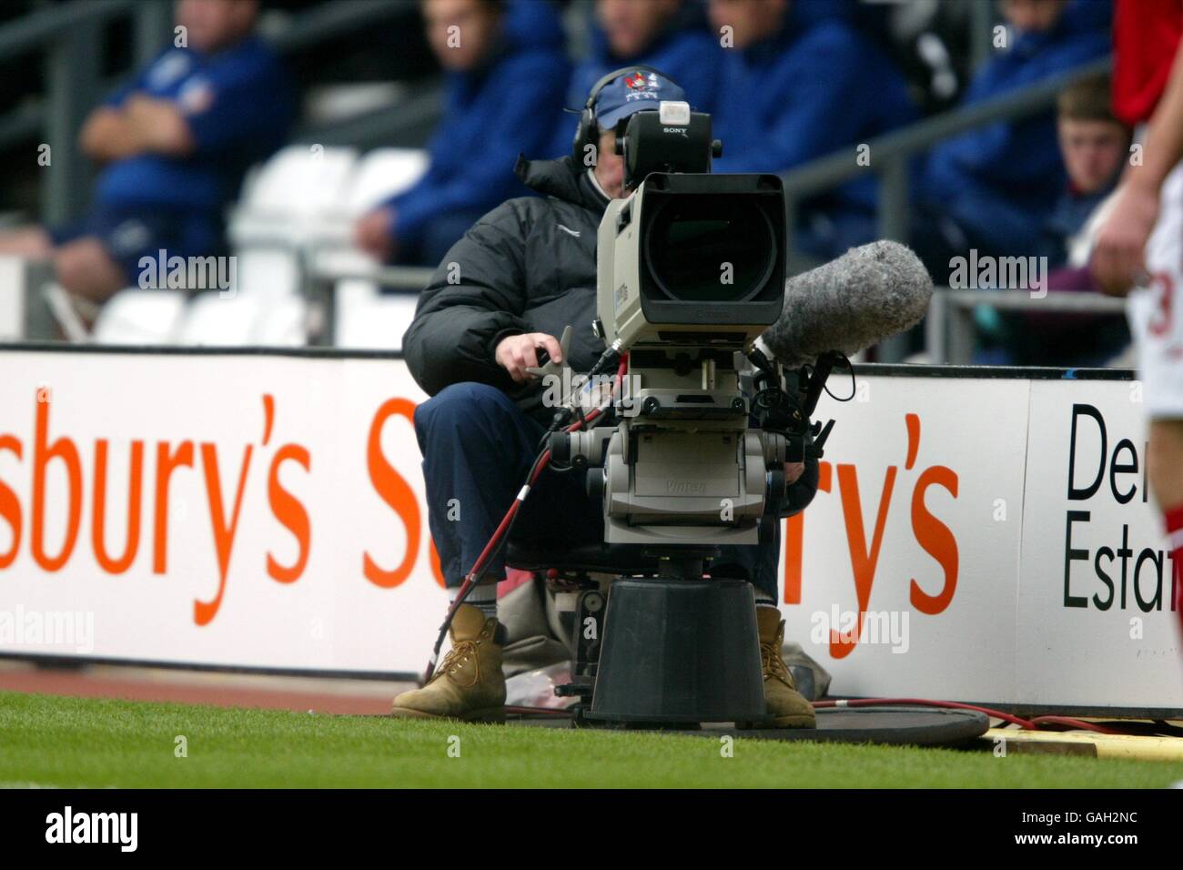 Calcio - Nationwide League prima divisione - Derby County v Nottingham Forest. Una televisione Sky cameraman film a Pitchside Foto Stock