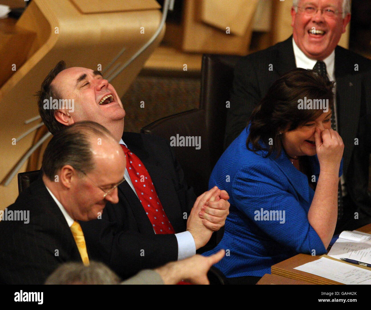 Il primo ministro scozzese Alex Salmond al Parlamento scozzese durante il dibattito sul bilancio a Edimburgo. Foto Stock