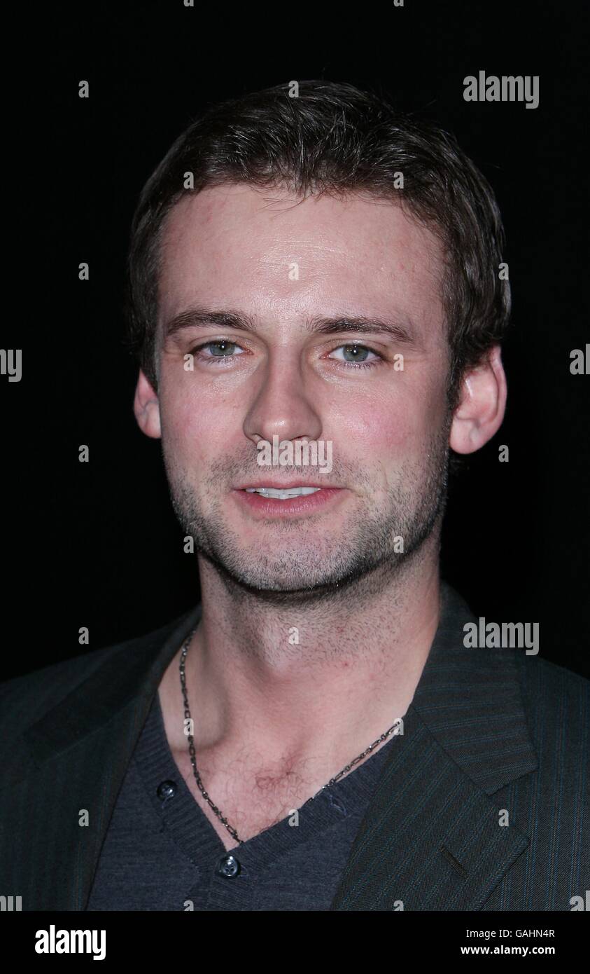 Callum Blue arriva per il 4° Concerto annuale di benefit della Peapod Foundation presso l'Avalon Club di Los Angeles. Foto Stock