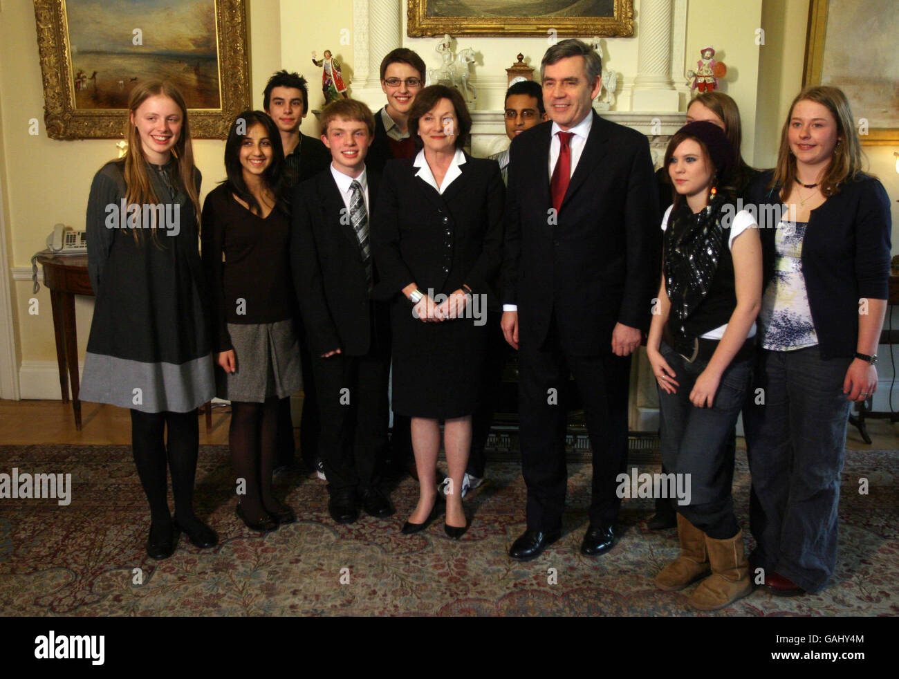 Il primo ministro Gordon Brown e il ministro del cambiamento climatico Joan Ruddock hanno incontrato i vincitori dei campioni regionali del cambiamento climatico che hanno dimostrato con successo come affrontare il cambiamento climatico nelle loro comunità locali. Foto Stock