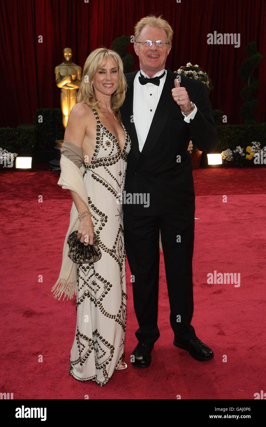 Ed Begely Jr. E la moglie Rachelle Carson arrivano per gli 80th Academy Awards (Oscar) al Kodak Theatre di Los Angeles. Foto Stock