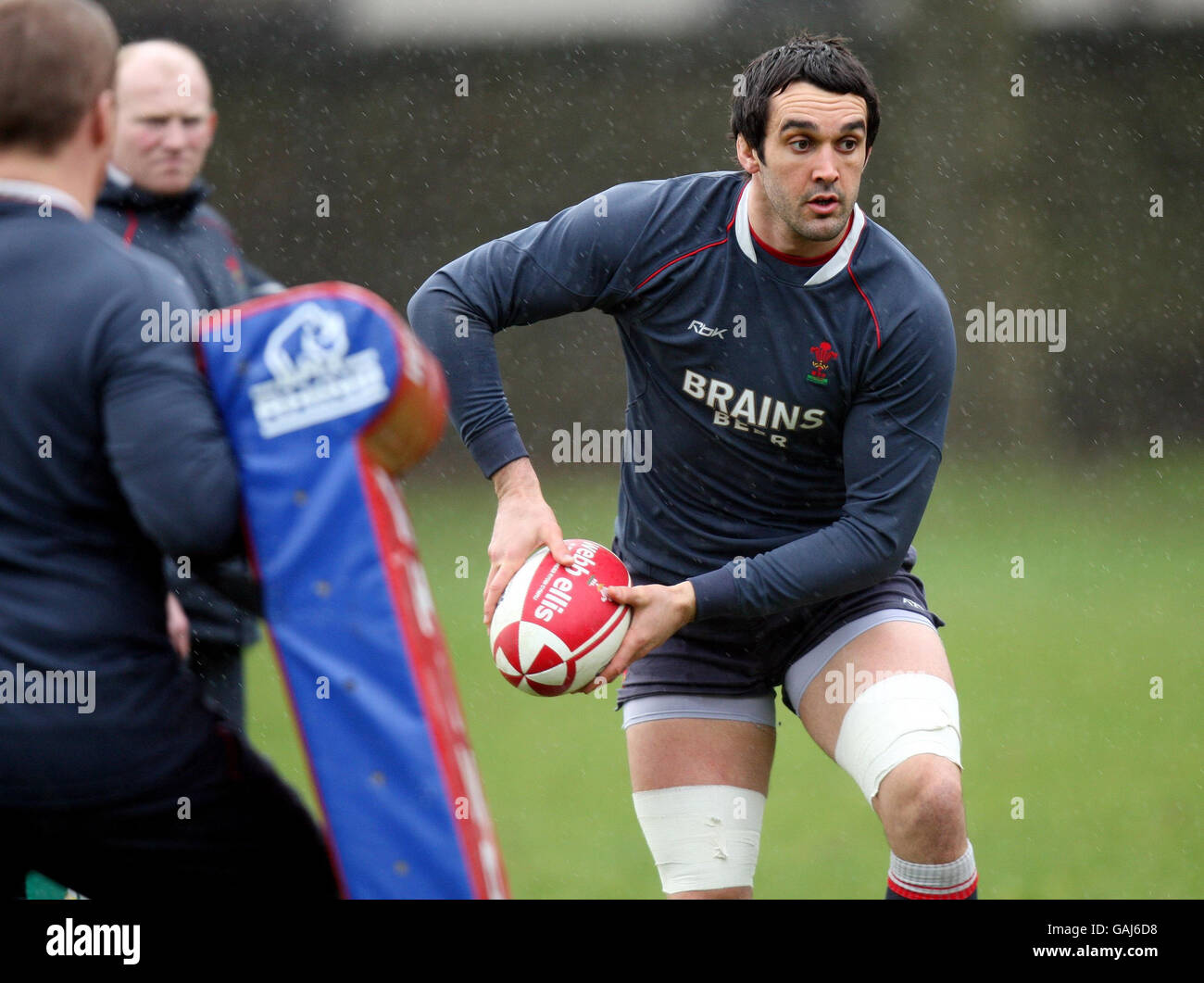 Jonathan Thomas durante una sessione di formazione presso il Welsh Institute of Sport, Sophia Gardens, Cardiff. Foto Stock