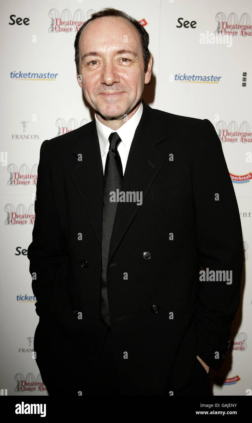 Kevin Spacey arriva per i Whatsonstage.com Theatergoers' Choice Awards 2008 al Lyric Theatre nel centro di Londra. Foto Stock