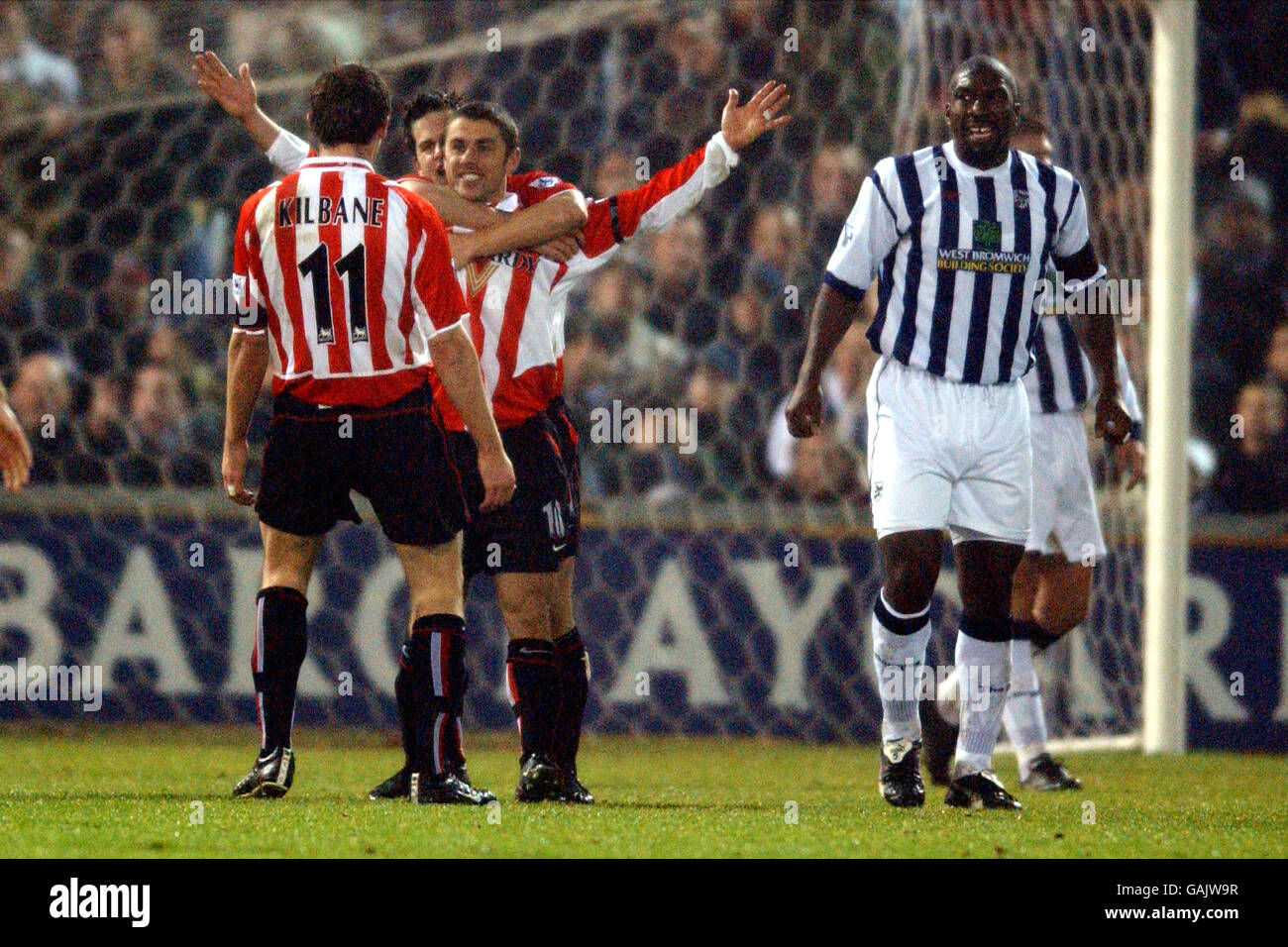 Calcio - fa Barclaycard Premiership - West Bromwich Albion / Sunderland. Kevin Phillips di Sunderland festeggia il raggiungimento dell'obiettivo equalizzante con Kevin Kilbane Foto Stock