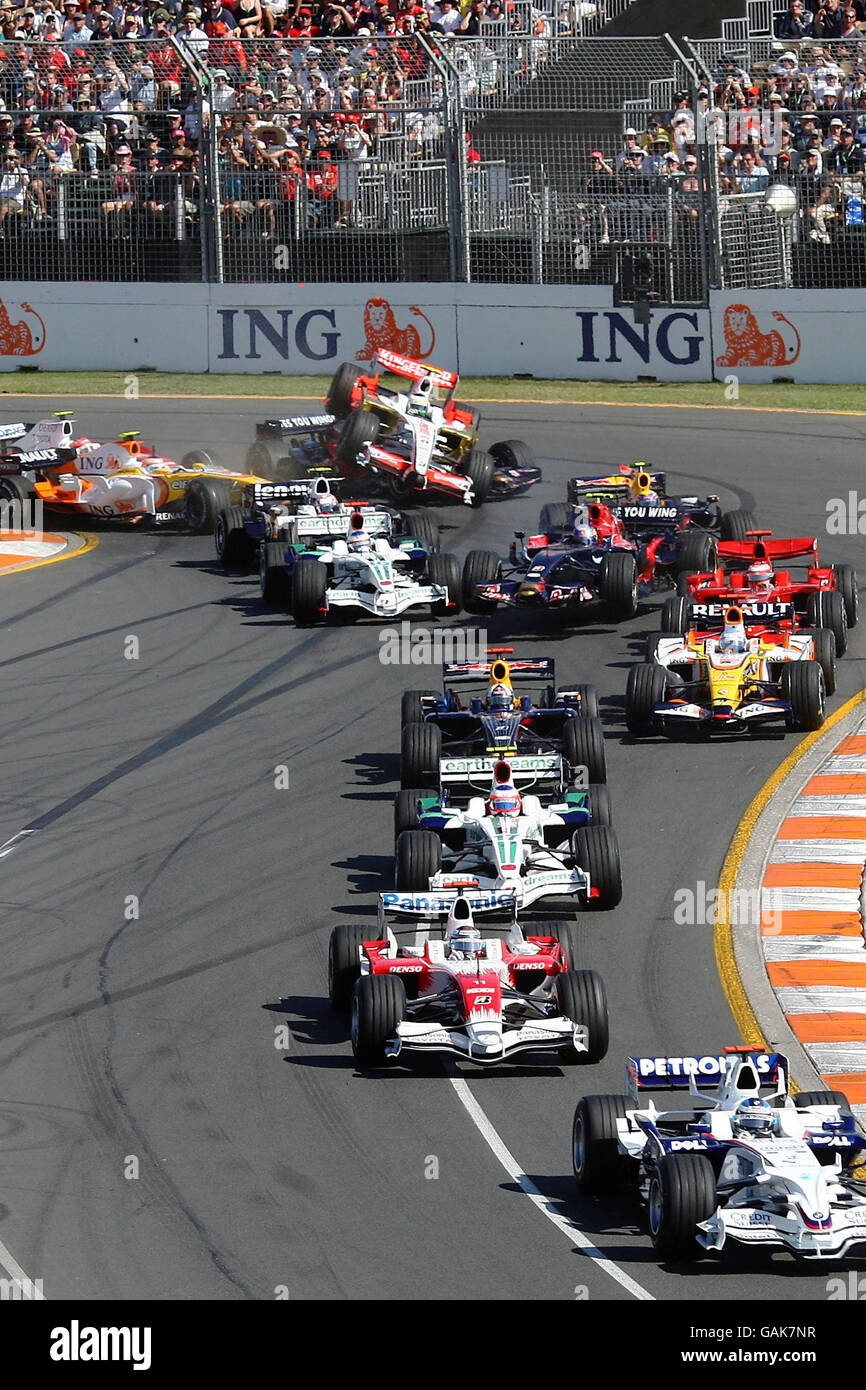 Formula uno Motor Racing - Gran Premio d'Australia - gara - Albert Park. Carneficina alla prima curva durante la Formula uno, Australiano, Gran Premio ad Albert Park, Melbourne, Australia. Foto Stock Formula uno Motor Racing - Gran Premio d'Australia - gara - Albert Park. Carneficina alla prima curva durante la Formula uno, Australiano, Gran Premio ad Albert Park, Melbourne, Australia. Foto Stock