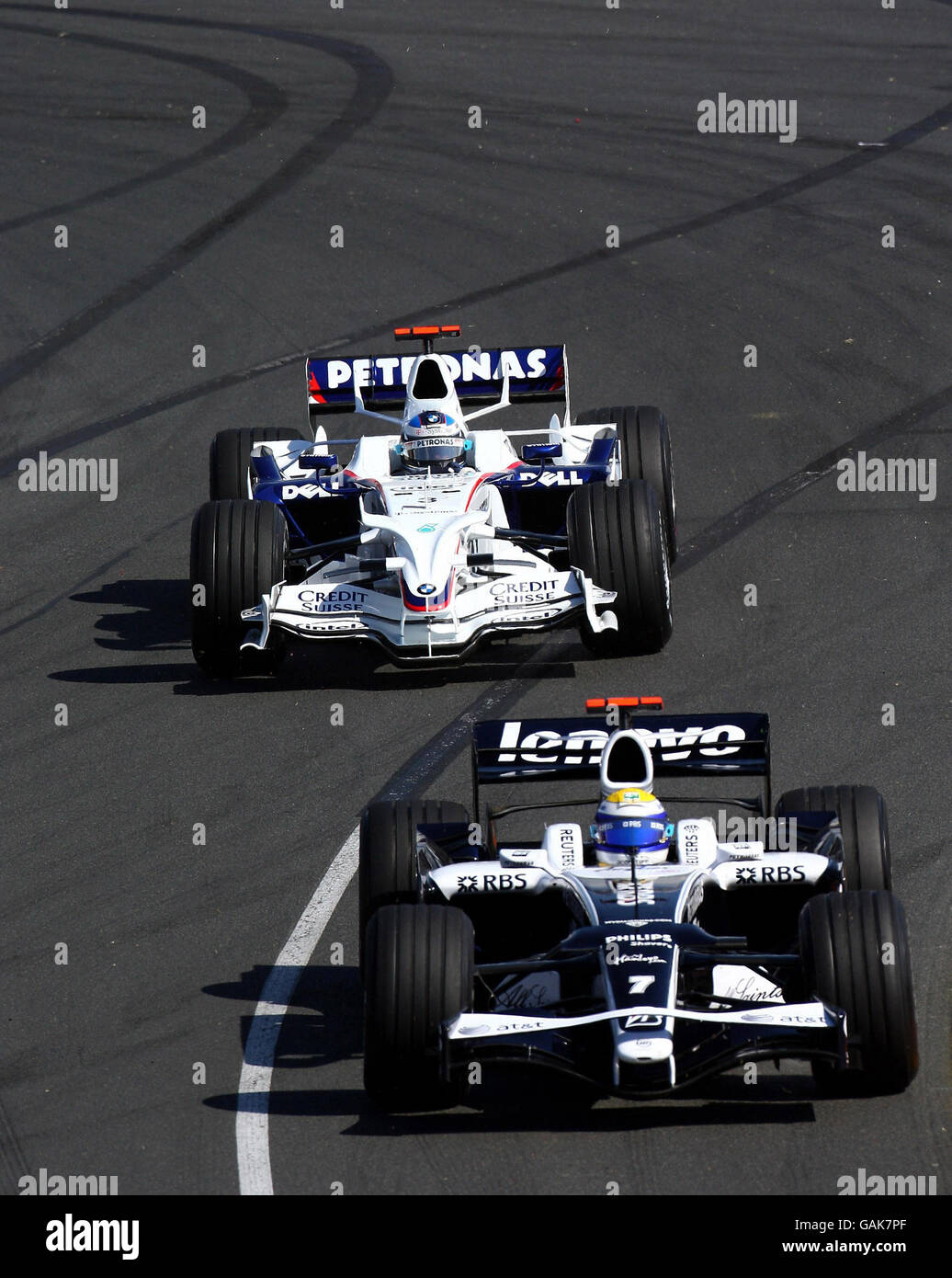 Nico Rosberg di Williams (fondo) e Nick Heidfeld di BMW combattono durante la Formula uno, Australia, Gran Premio ad Albert Park, Melbourne, Australia. Foto Stock Nico Rosberg di Williams (fondo) e Nick Heidfeld di BMW combattono durante la Formula uno, Australia, Gran Premio ad Albert Park, Melbourne, Australia. Foto Stock