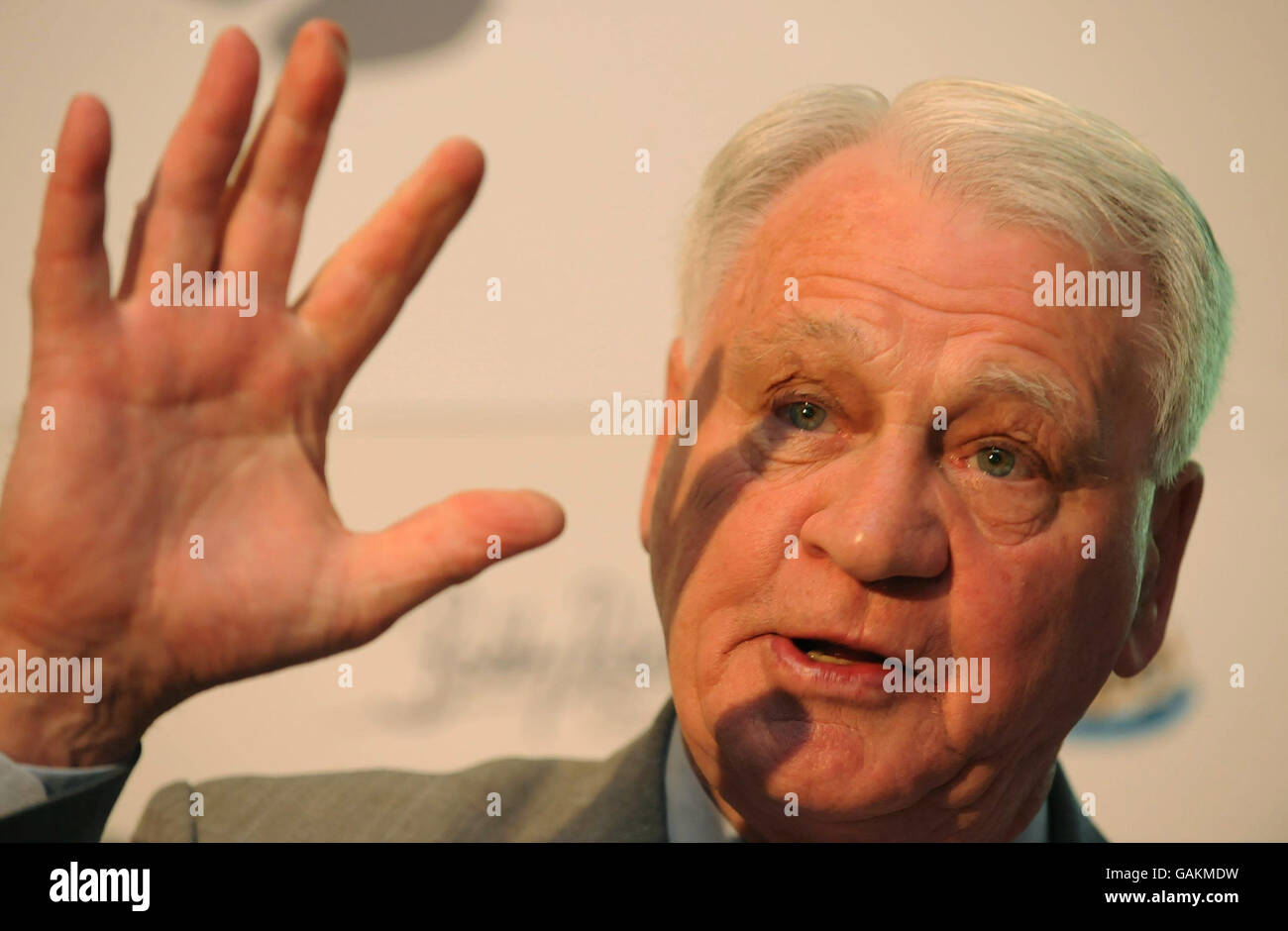 Sir Bobby Robson, che sta combattendo il cancro in persona, oggi al lancio della Sir Bobby Robson Foundation. La fondazione si concentrerà sulla diagnosi precoce e sul trattamento per affrontare la malattia. Foto Stock