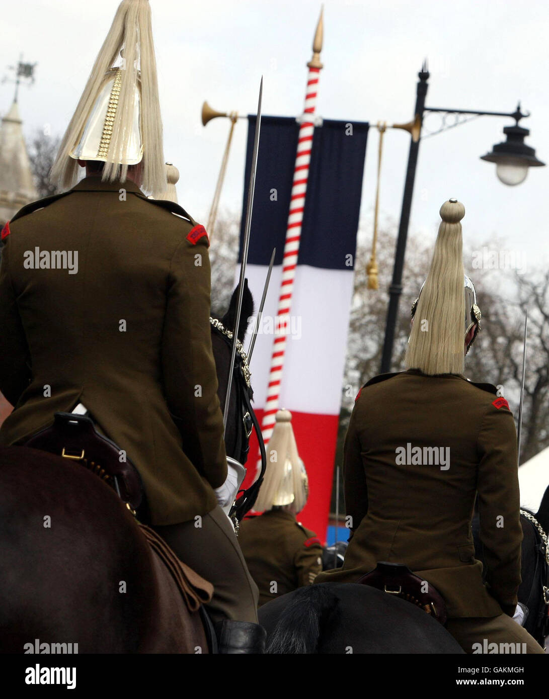 Una prova completa nel centro città di Windsor, nel Berkshire, in vista della visita di due giorni del presidente francese Nicolas Sarkozy che inizierà domani. Foto Stock