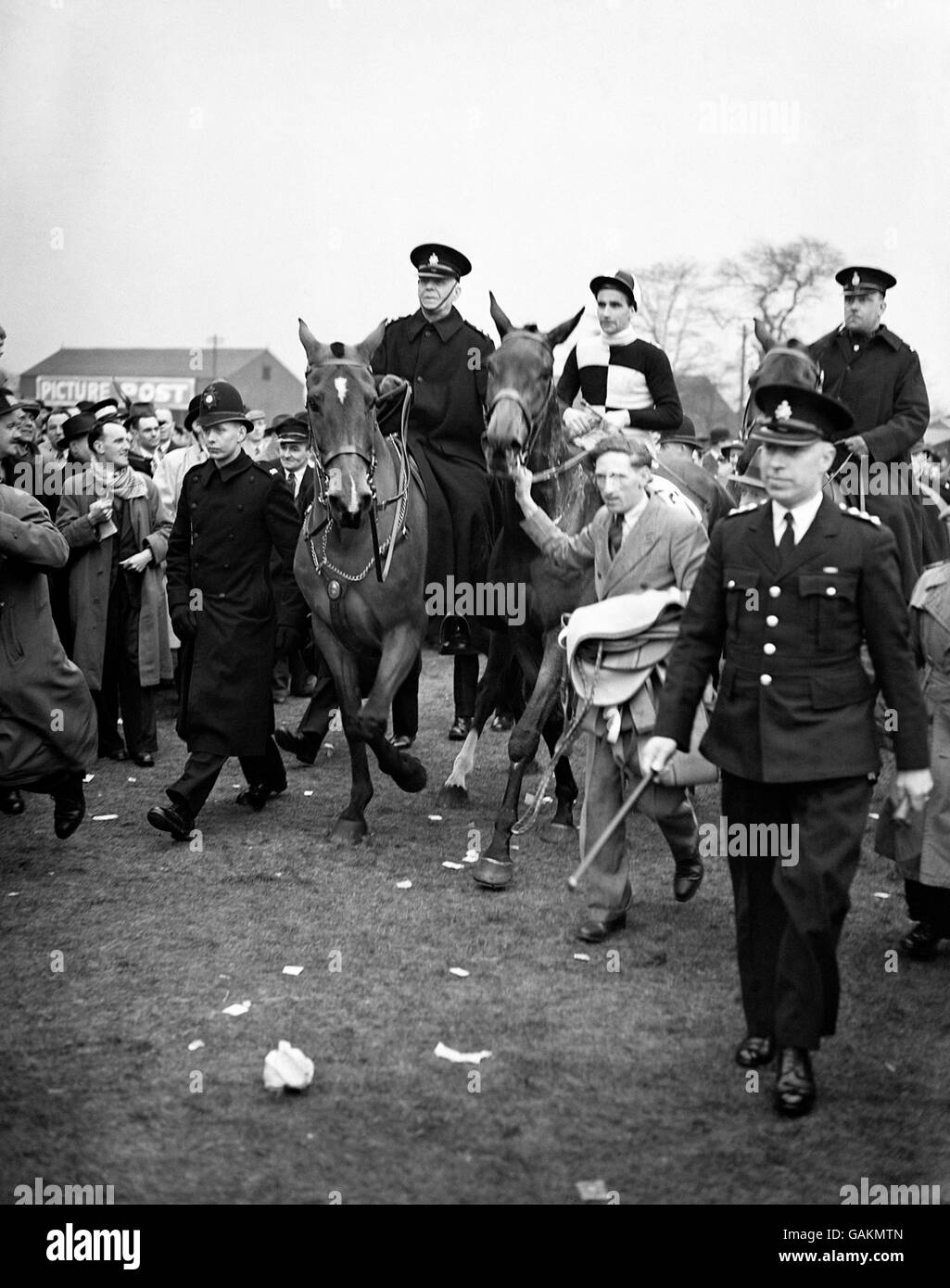 Corse di cavalli - Il Grand National - L'Aintree - 1949 Foto Stock