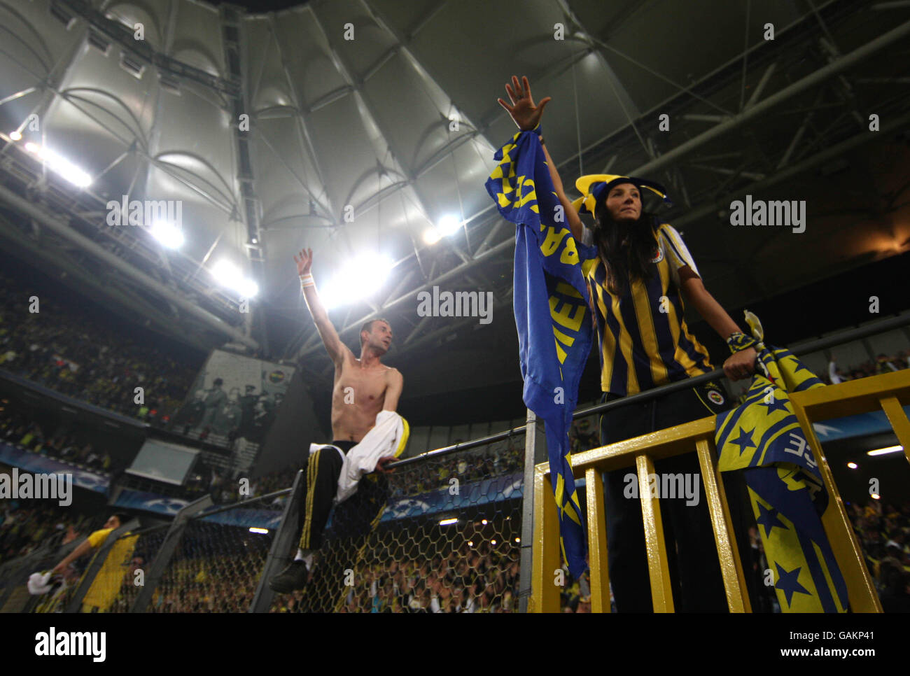 Soccer - UEFA Champions League - Quarti di Finale - Prima tappa - Fenerbahce v Chelsea - Sukru Saracoglu Stadium Foto Stock