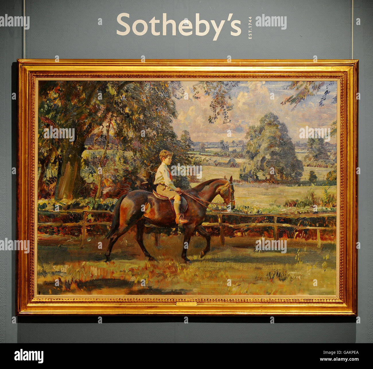 Ritratto di Sir Alfred J. Mennings UN ragazzo e il suo pony - Ritratto del sigillo di Daffern su Canary, che si stima vendere per 1.5-2.5 milioni il mese prossimo, nel loro Vendita Sporting, è previsto alla casa d'aste di Sotheby, New Bond Street, Londra. Foto Stock