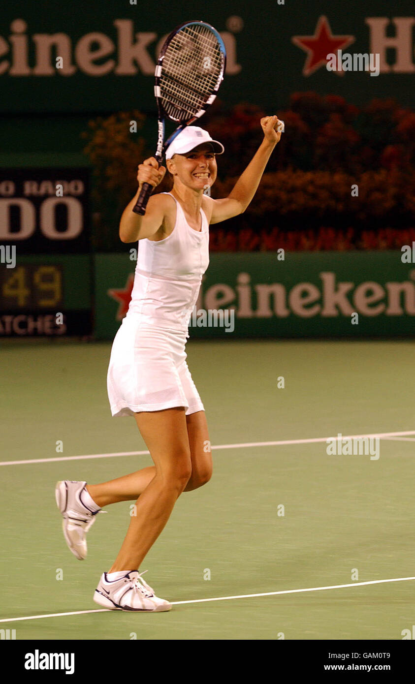 Tennis - Australian Open - Day One. Marlene Weingartner (GER) celebra la sua vittoria sconvolsa su Jennifer Capriati (USA). Foto Stock