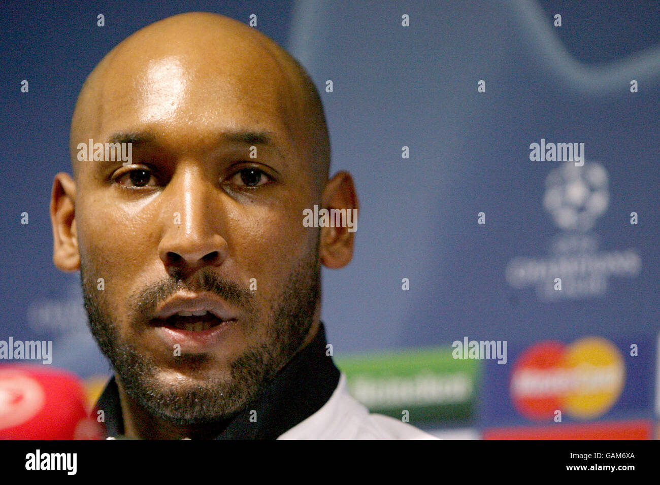 Calcio - UEFA Champions League - Quarters Final - Fenerbahce v Chelsea - Chelsea Training Session - Sukru Saracoglu Stadium. Nicolas Anelka di Chelsea durante la conferenza stampa Foto Stock