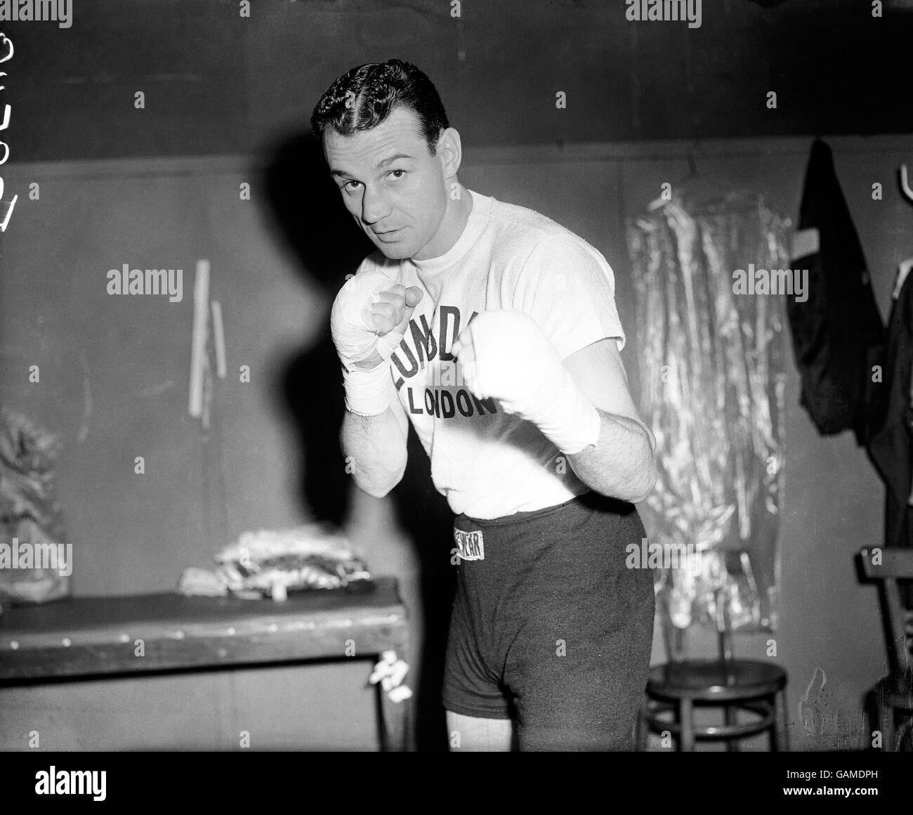 Boxing - World Middleweight Championship - Terry Downes v Paul Pender - Paul Pender Formazione Foto Stock