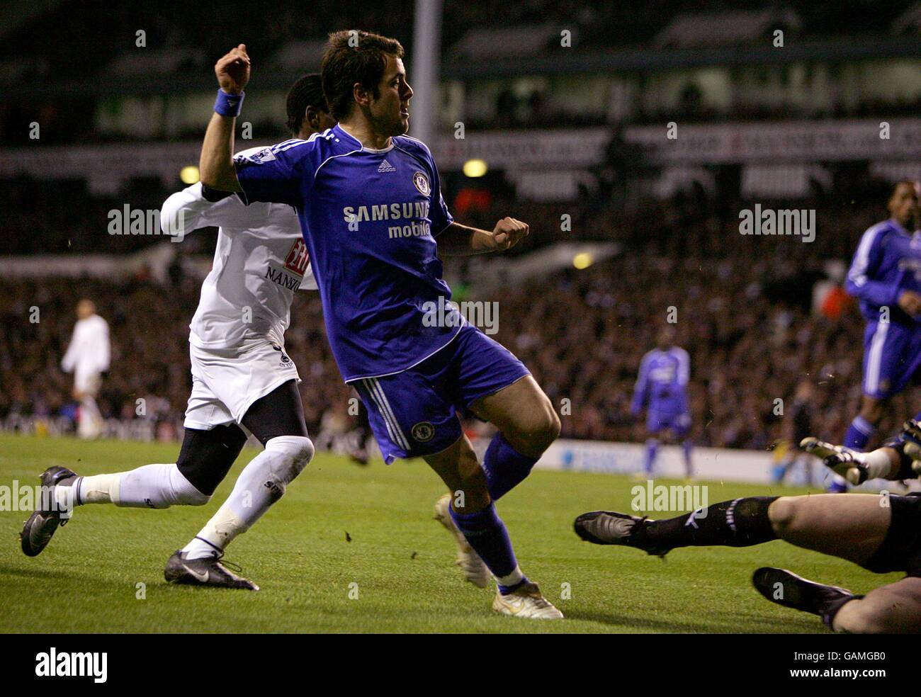 Calcio - Barclays Premier League - Tottenham Hotspur v Chelsea - White Hart Lane. Joe Cole di Chelsea segna il terzo gol dei suoi lati. Foto Stock