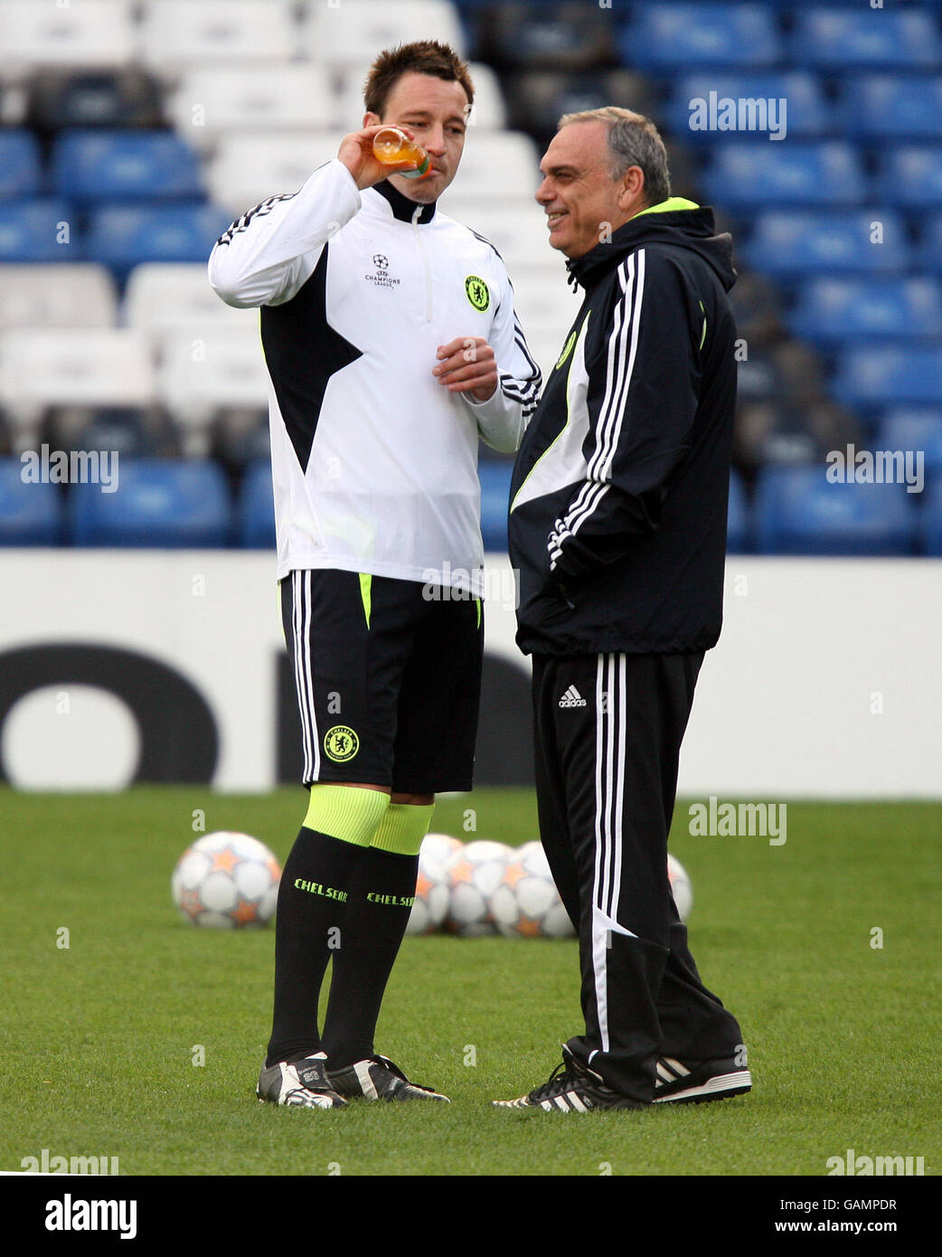 Soccer - UEFA Champions League - Quarti di Finale - Seconda tappa - Chelsea v Fenerbahce - Chelsea - Formazione - Stamford Bridge Foto Stock