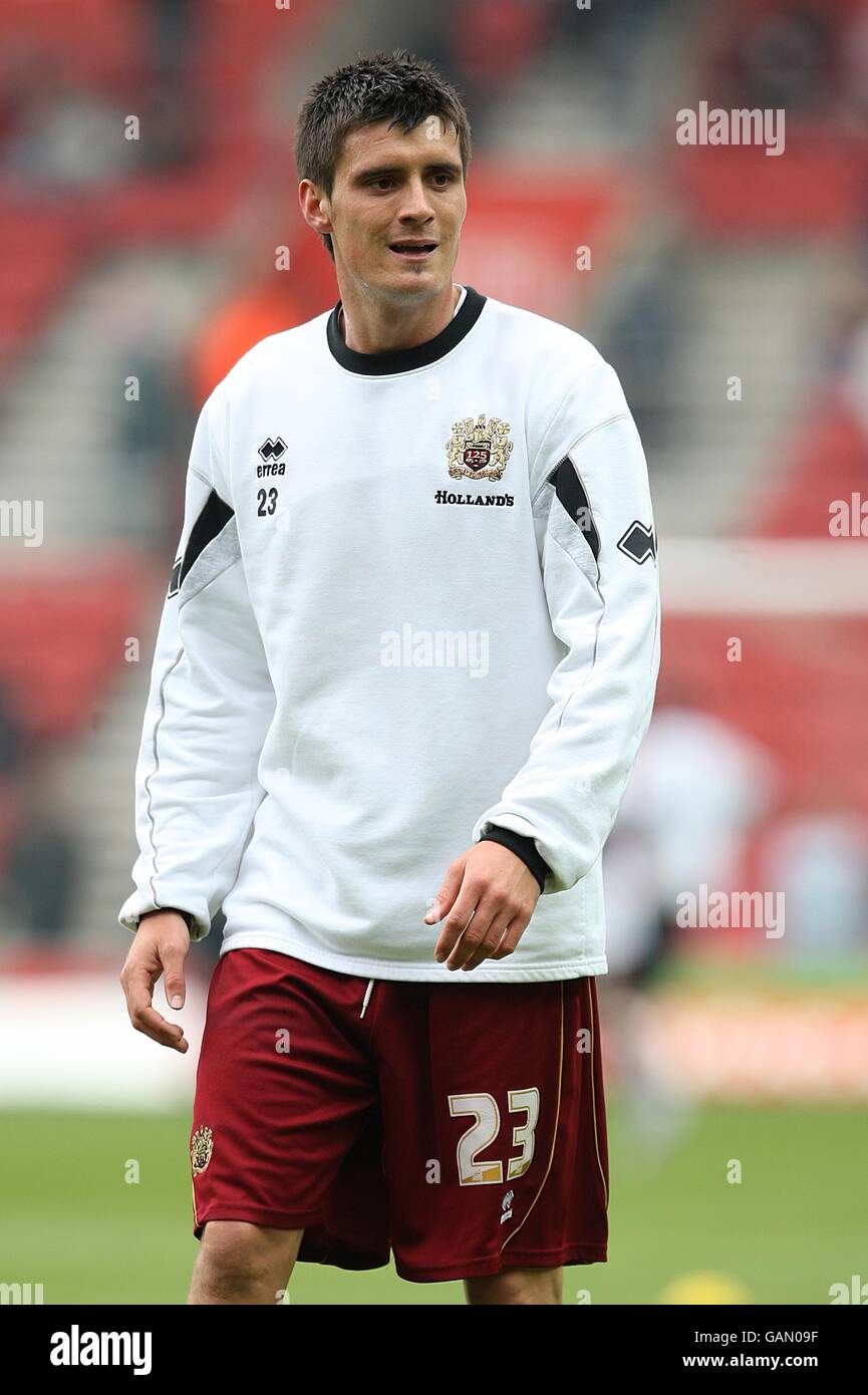 Calcio - Coca-Cola Football League Championship - Southampton v Burnley - St. Mary's Stadium. Stephen Jordan di Burnley si riscalda prima del gioco Foto Stock