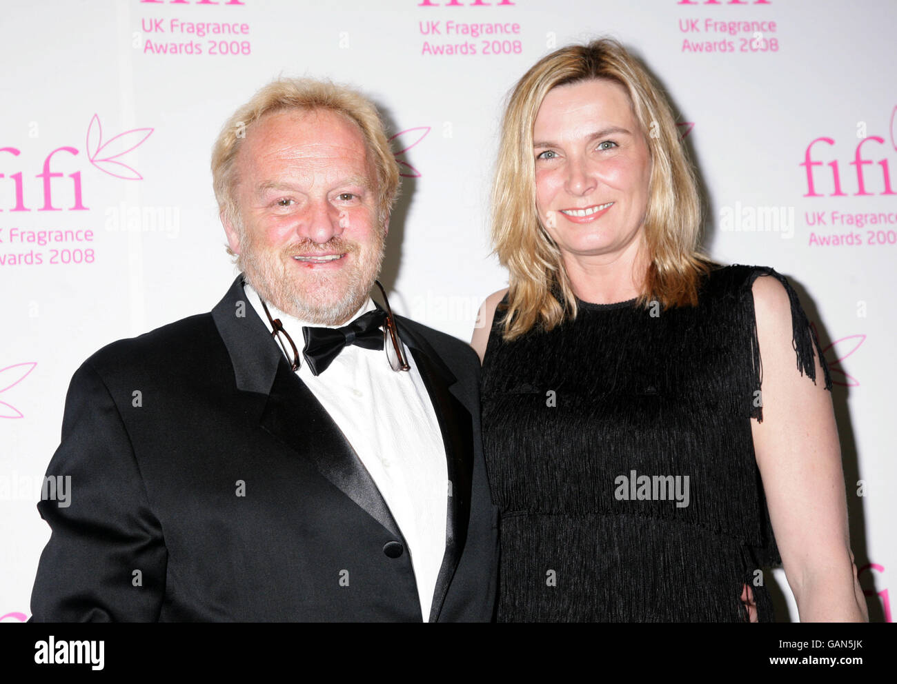 Antony Worrall Thompson e ospite partecipano al Fragrance Awards 2008, che si tiene al Dorchester, Londra. Foto Stock