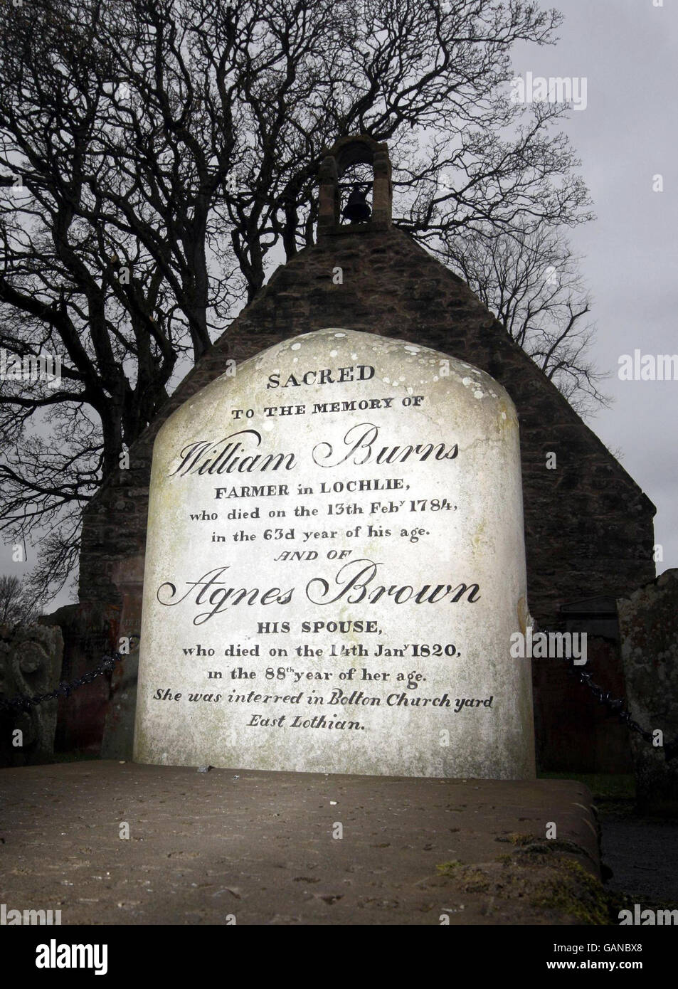 Salmond per riaprire 'Tam o'shanter' cantiere. Alloway Auld Kirk e la testa di Robert Burnes padre, William Burnes, nel South Ayrshire, Scozia. Foto Stock