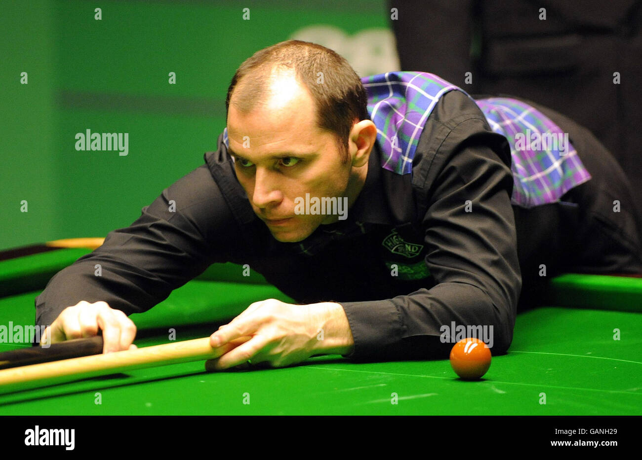 Joe Perry al tavolo durante il Campionato del mondo di snooker 888.com al Crucible Theatre di Sheffield. Foto Stock