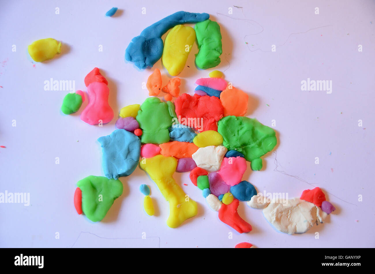 Mappa di Europa fatta di plastilina in vari colori Foto Stock