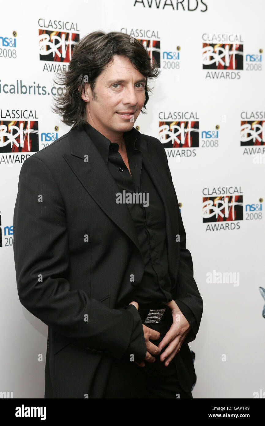 Lawrence Llewelyn Bowen durante il Classical Brit Awards 2008, tenuto presso la Royal Albert Hall nella parte ovest di Londra. Foto Stock