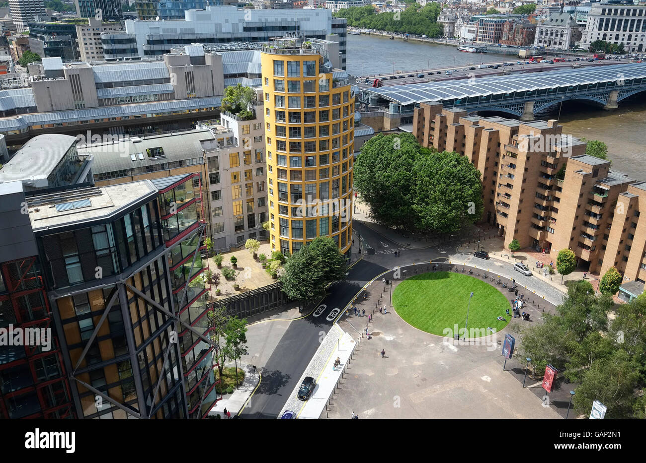 Vista dalla Tate Modern, panoramica degli edifici di appartamenti a Londra, Inghilterra Foto Stock