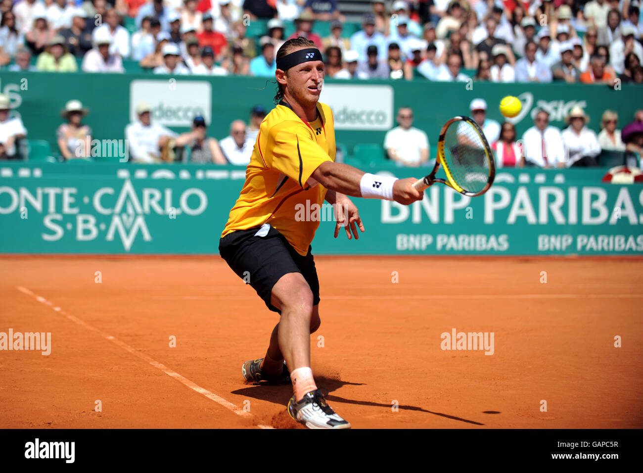 David Nalbandian argentino in azione contro Roger Federer in Svizzera Foto Stock