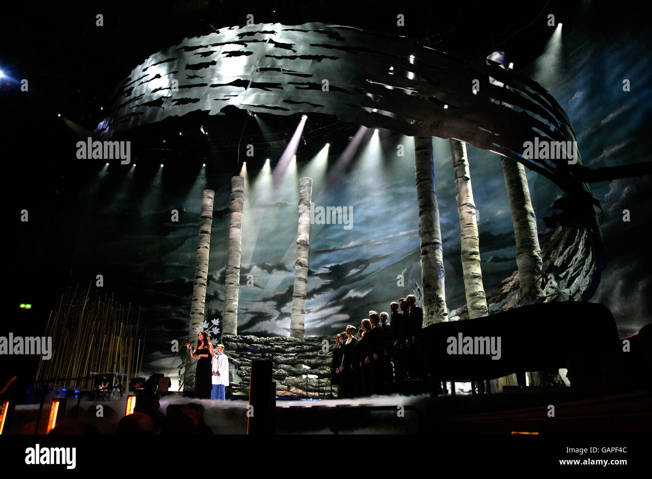 Sarah Brightman sul palco durante i Classical Brit Awards 2008, tenuti presso la Royal Albert Hall a ovest di Londra. Foto Stock