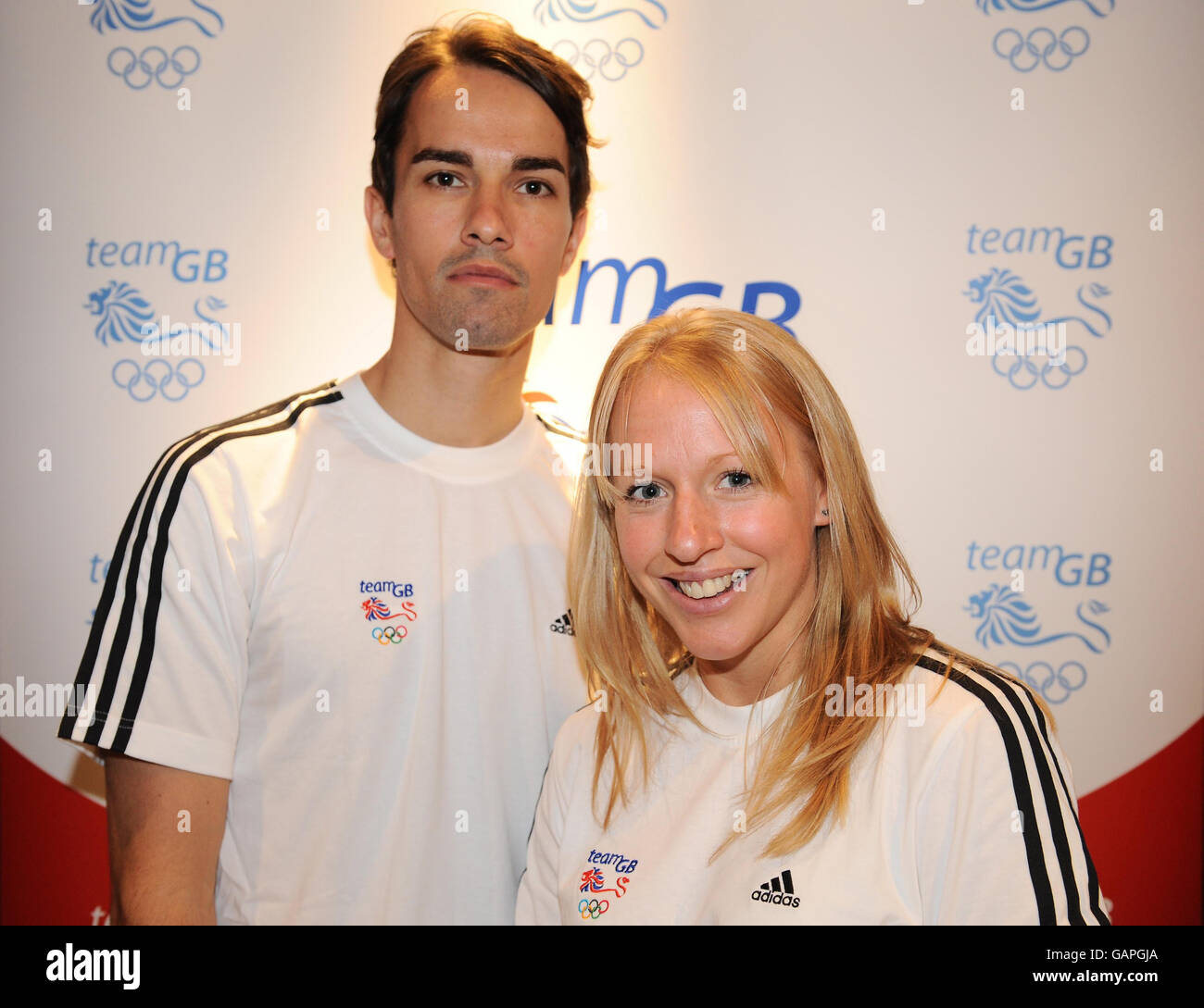 Team GB's Nathan Robertson (a sinistra) e Gail EMM durante la telefonata all'Imperial China Restaurant di Londra. Foto Stock