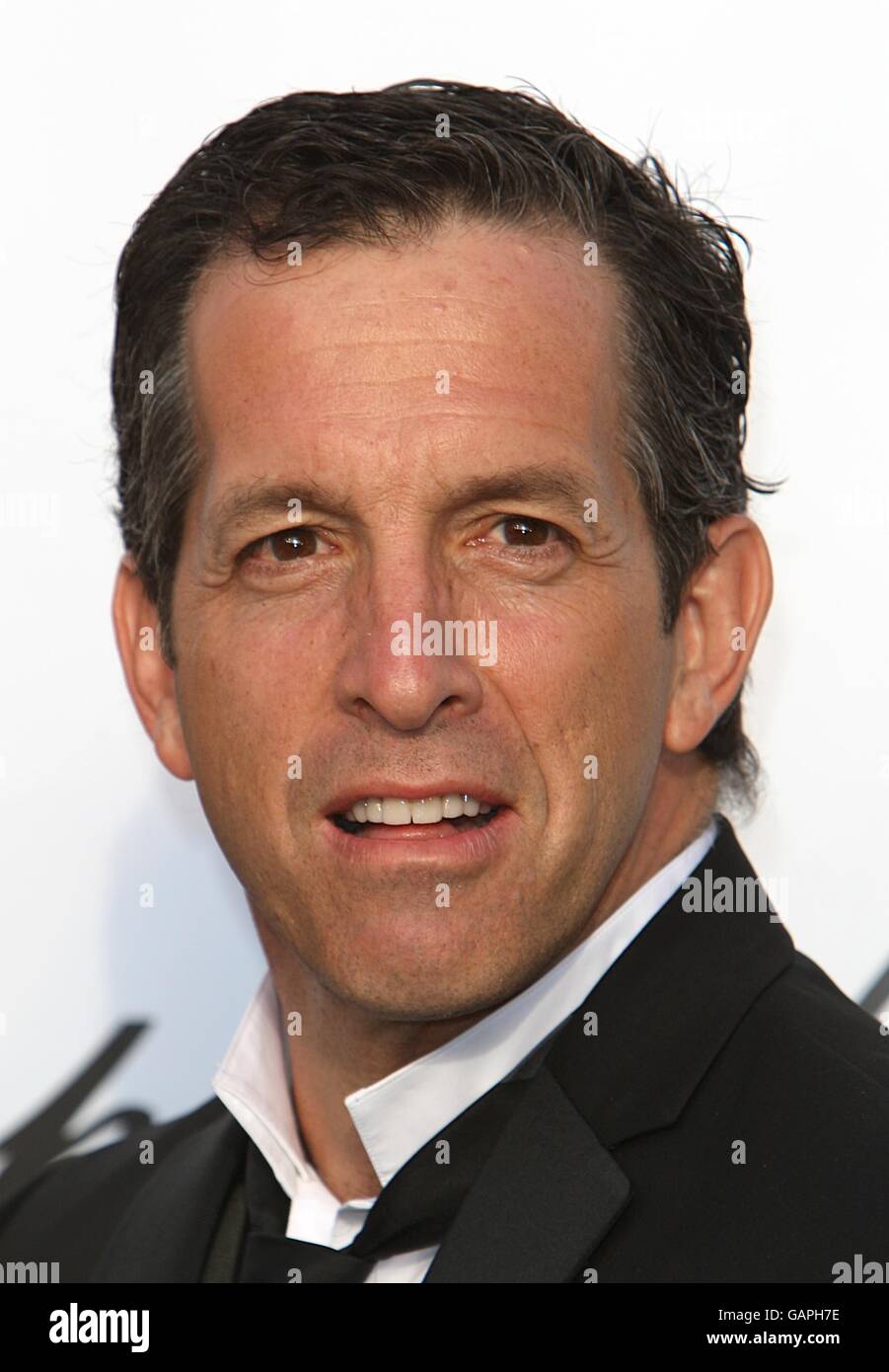 Kenneth Cole arriva per il gala amfAR durante il 61esimo Festival del Cinema di Cannes, in Francia. Foto Stock