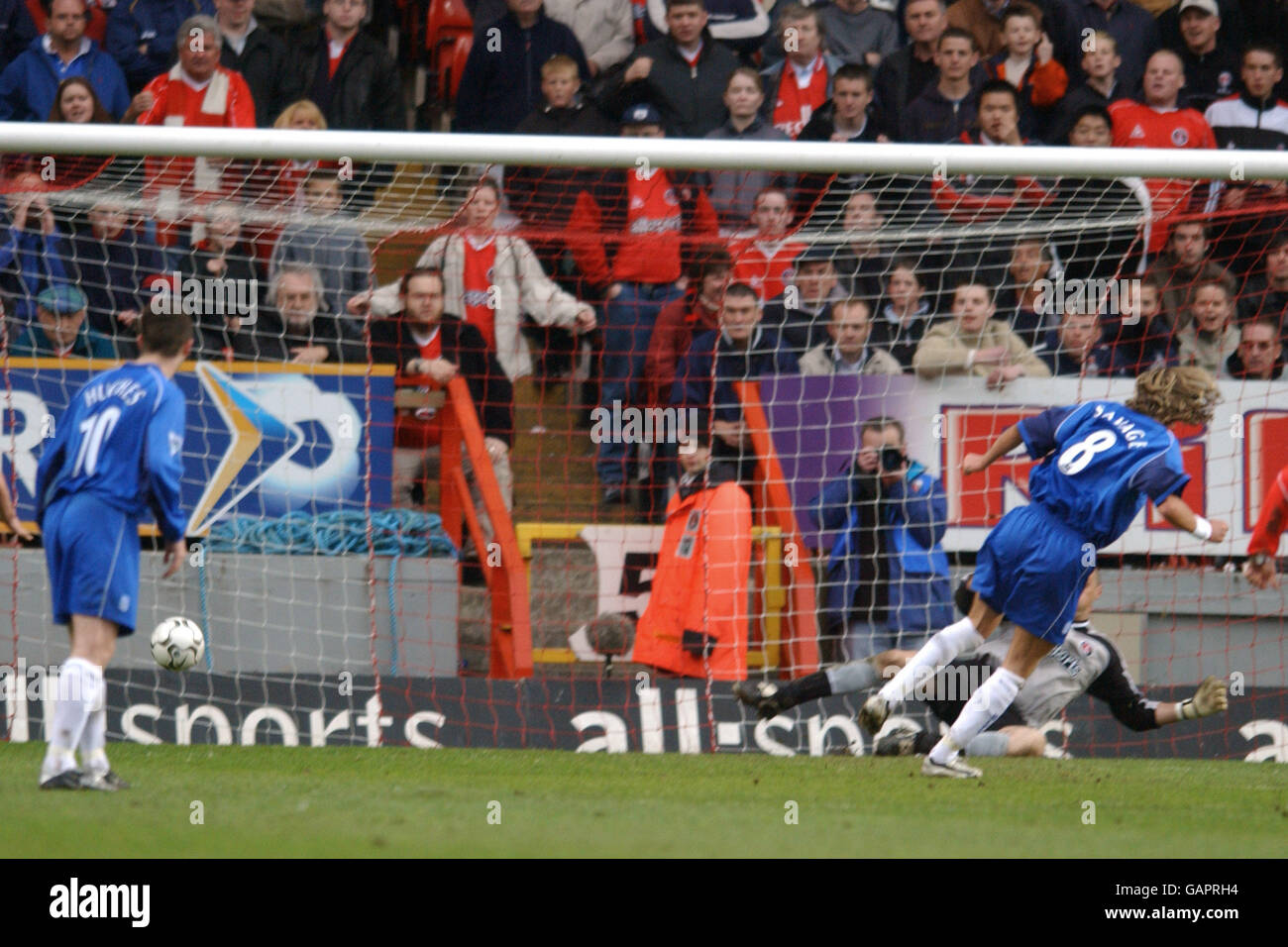 Calcio - fa Barclaycard Premiership - Charlton Athletic / Birmingham City. Robbie Savage di Birmingham City segna il secondo gol dal punto di rigore contro Charlton Athletic Foto Stock