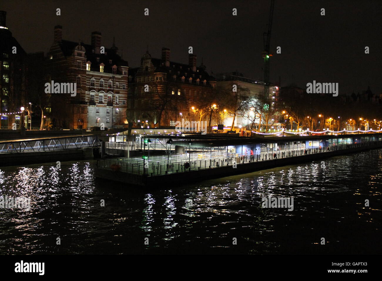 Londra di notte, il fiume Tamigi e la città capitale, REGNO UNITO, città turistica, Foto Stock
