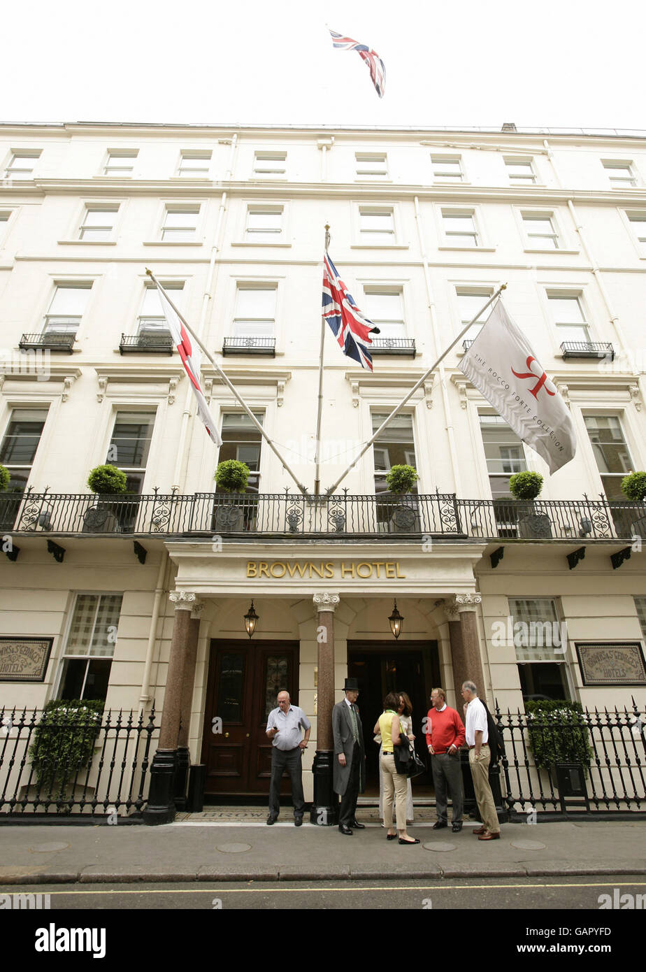 Browns Hotel a Londra. Il Brown's è un hotel di lusso a cinque stelle che ha aperto per la prima volta nel 1837. E' stato un hotel preferito da molte celebrità e leader mondiali per oltre centocinquanta anni. Foto Stock
