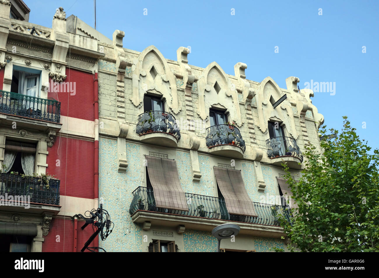 Barcellona, Spagna - 31 luglio 2015: vista ravvicinata di edificio modernista di Barcellona, Spagna Foto Stock